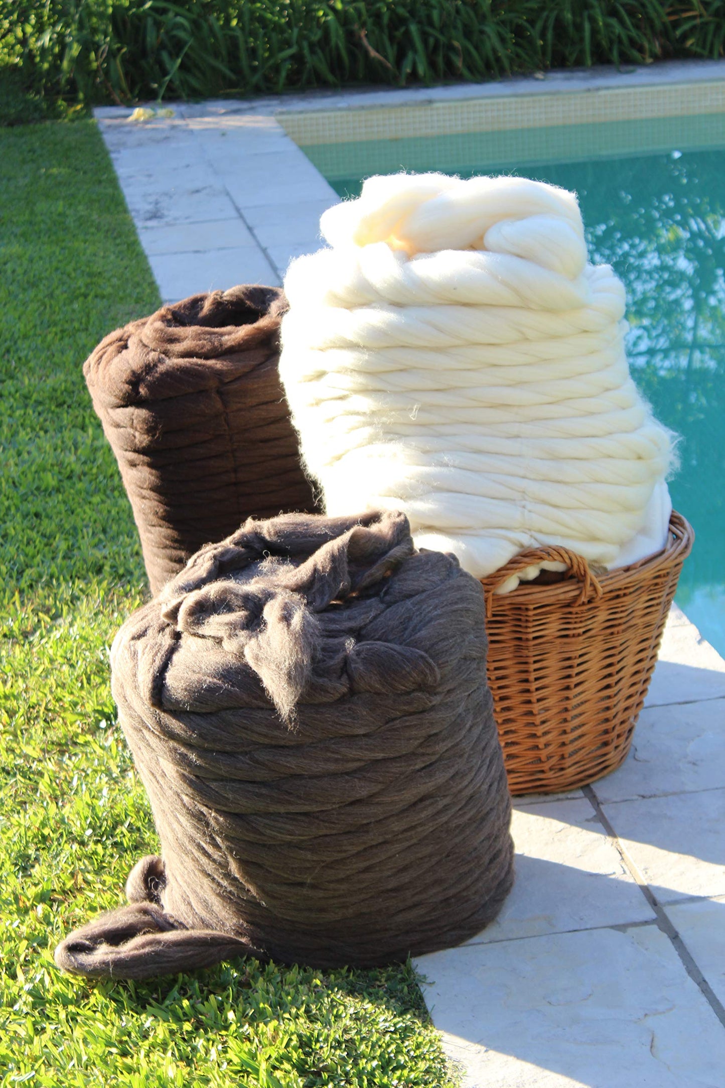 Kondoos Natural Wool Bulk roving, 2 lb. Best Wool for Spinning, arm Knitting, Felting, Chunky Blankets and Tapestry. Natural Colors, un-Dyed. (Mocha, 2 lb)