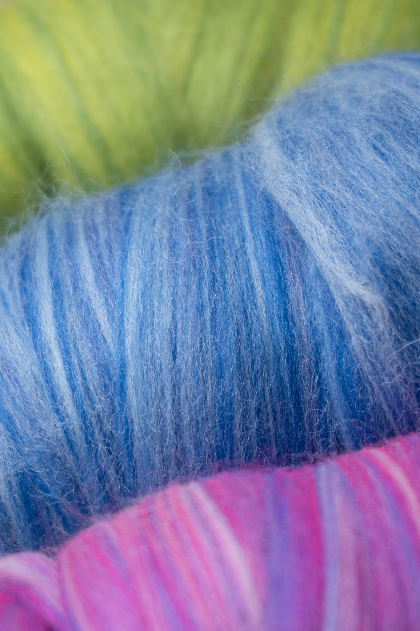 Kondoos Multi Colored Natural Wool roving 1 lb. Best Wool for Needle Felting, Wet Felting, handcrafts and Spinning. (Ocean 1 lb)