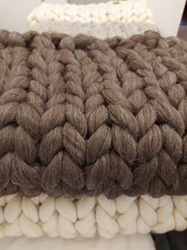 8 lb Natural Wool Roving: Natural Colors Un-Dyed Combed Top Fiber for Arm Knitting, Spinning & Felting (Mocha, 8 lb)