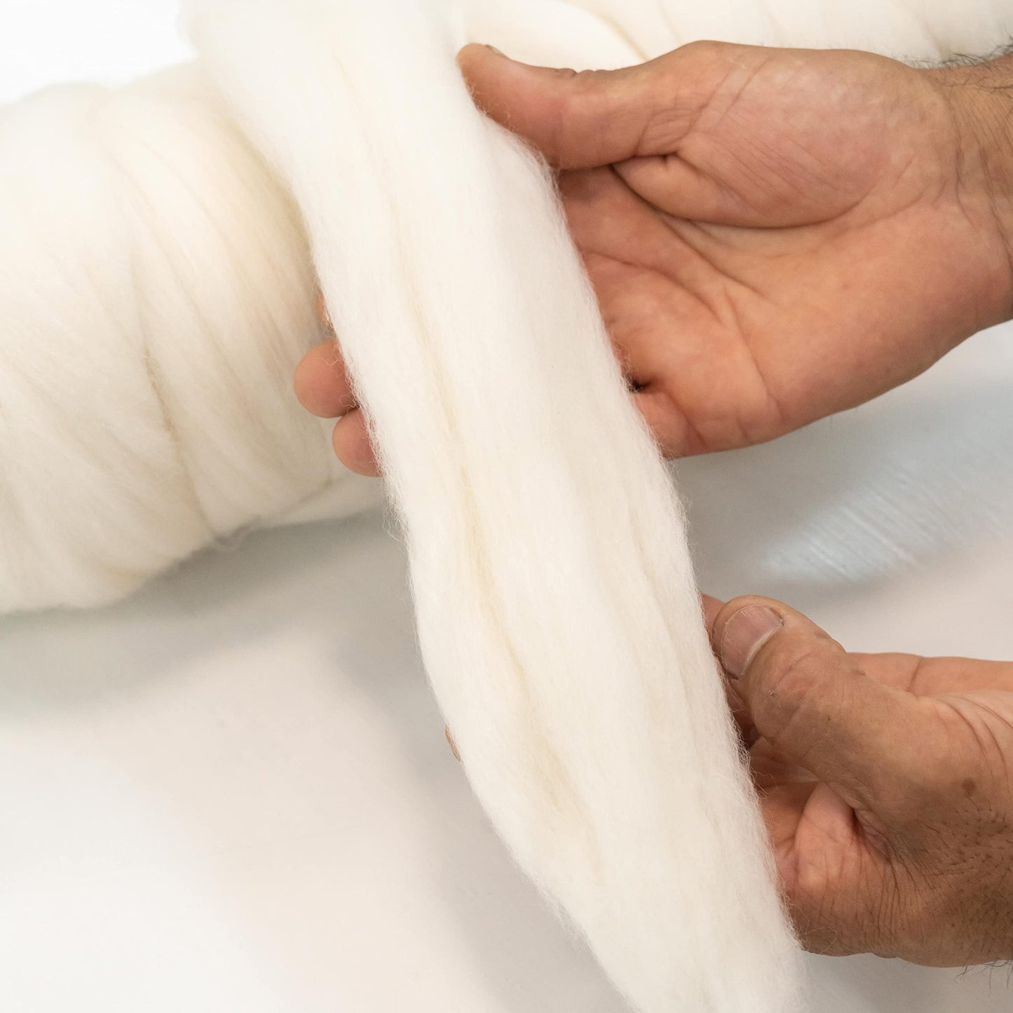 1 lb Natural Merino Wool: Soft Jumbo Fiber for Arm Knitting Blankets, Felting & Spinning (Merino, 1 lb.)