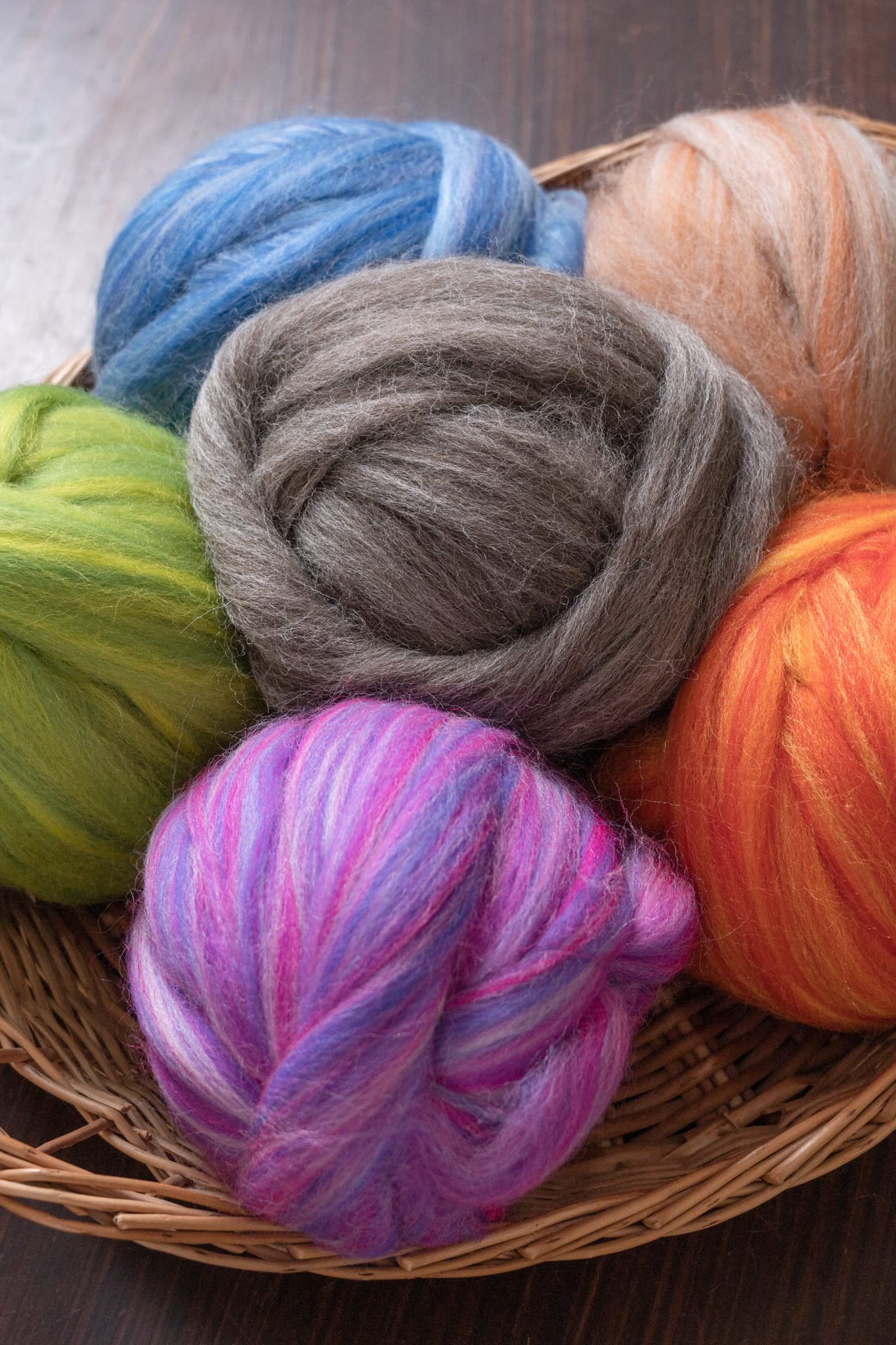 Kondoos Multi Colored Natural Wool roving 1 lb. Best Wool for Needle Felting, Wet Felting, handcrafts and Spinning. (Ocean 1 lb)