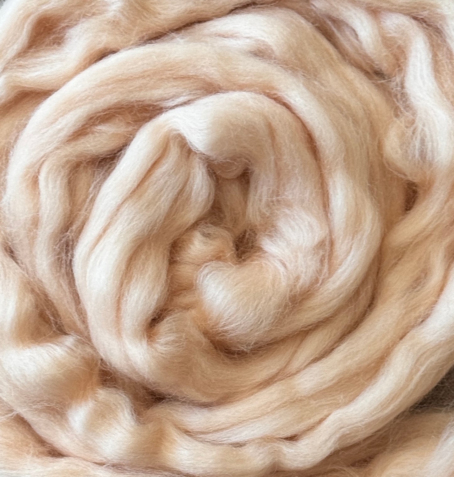Kondoos Colored Natural wool roving, 1 lb. Best wool for needle felting, wet felting, handcrafts and spinning. (Nude Pink, 1 lb)